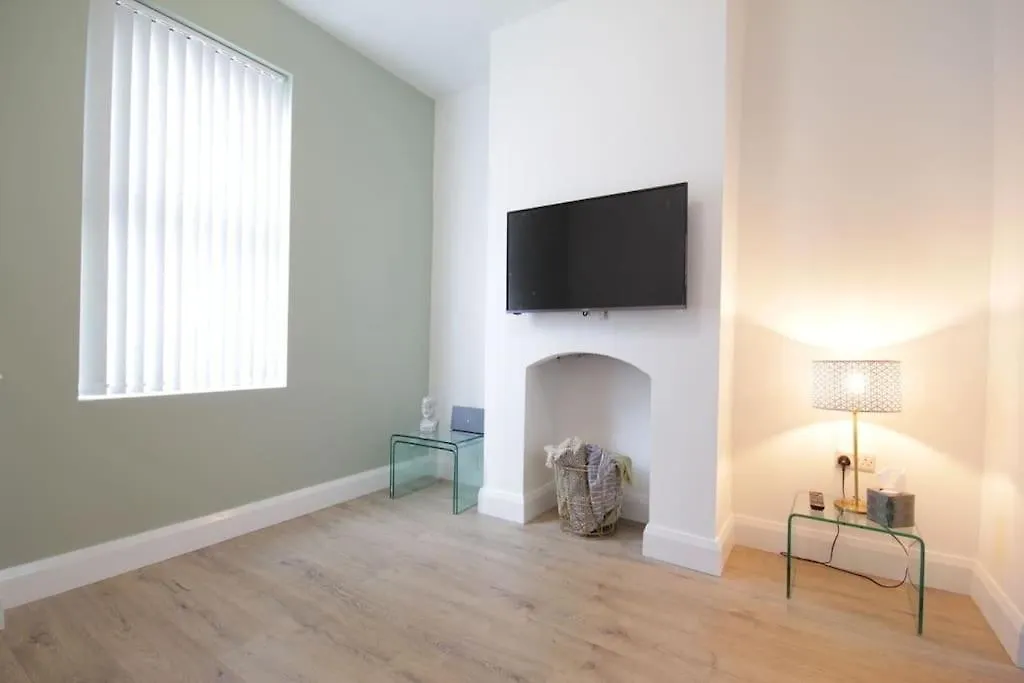 Villa House In The Gaeltacht Quarter Belfast